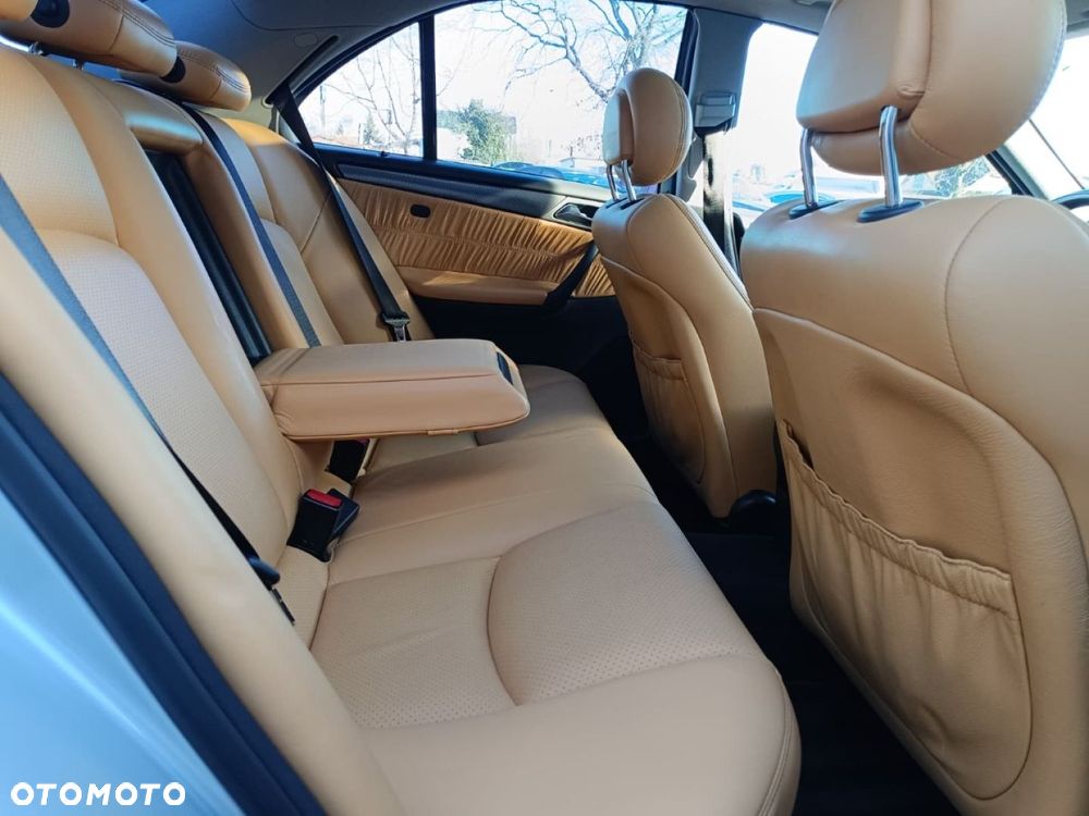 Mercedes-Benz Klasa C - 25