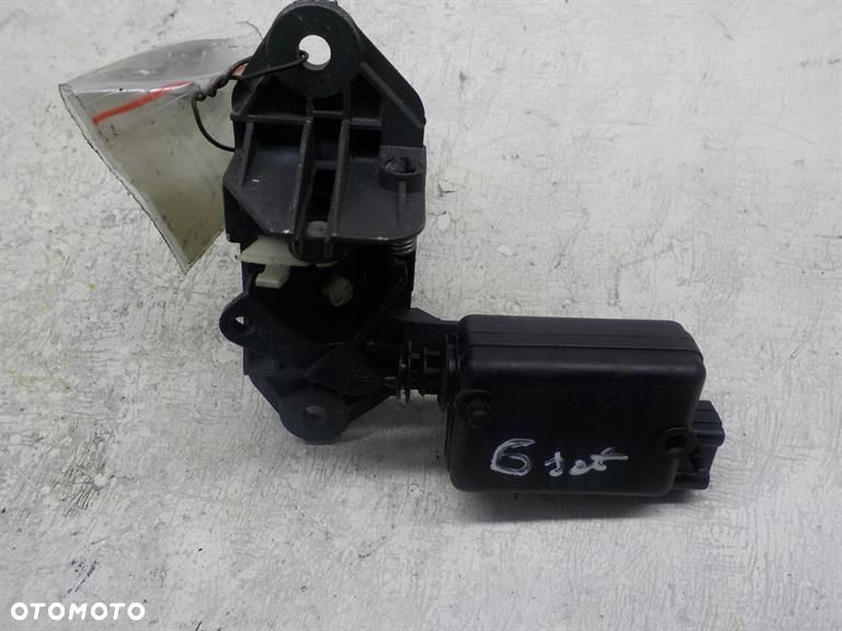 ZAMEK TYLNEJ KLAPY RENAULT CLIO II KLUCZYK - 3