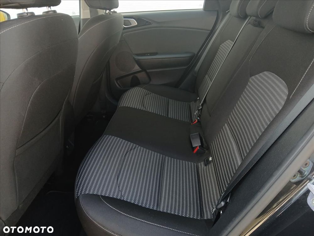 Kia Ceed 1.5 T-GDI M DCT - 9