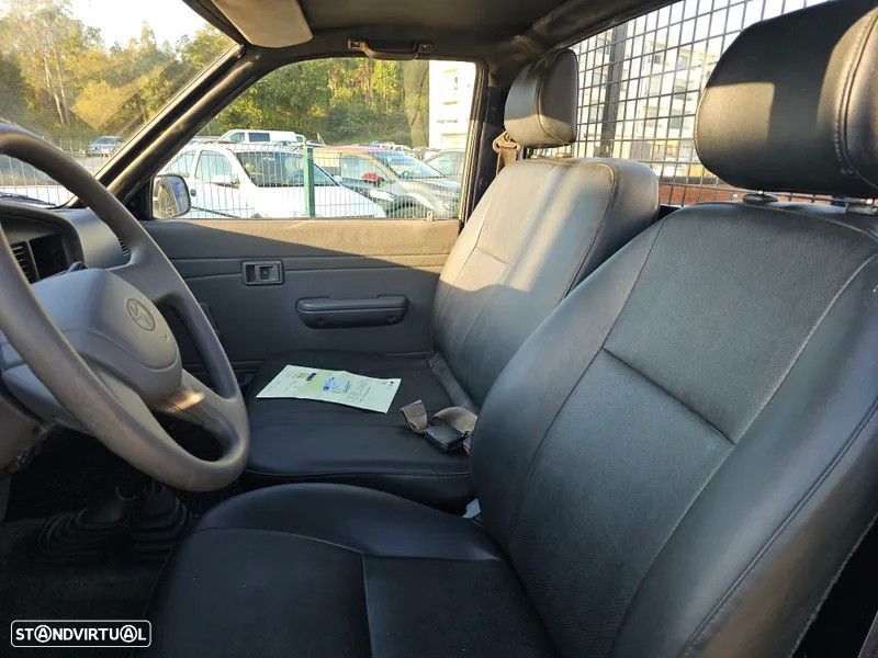 Toyota Hilux 2.4 D LN105L Cx Madeira - 19