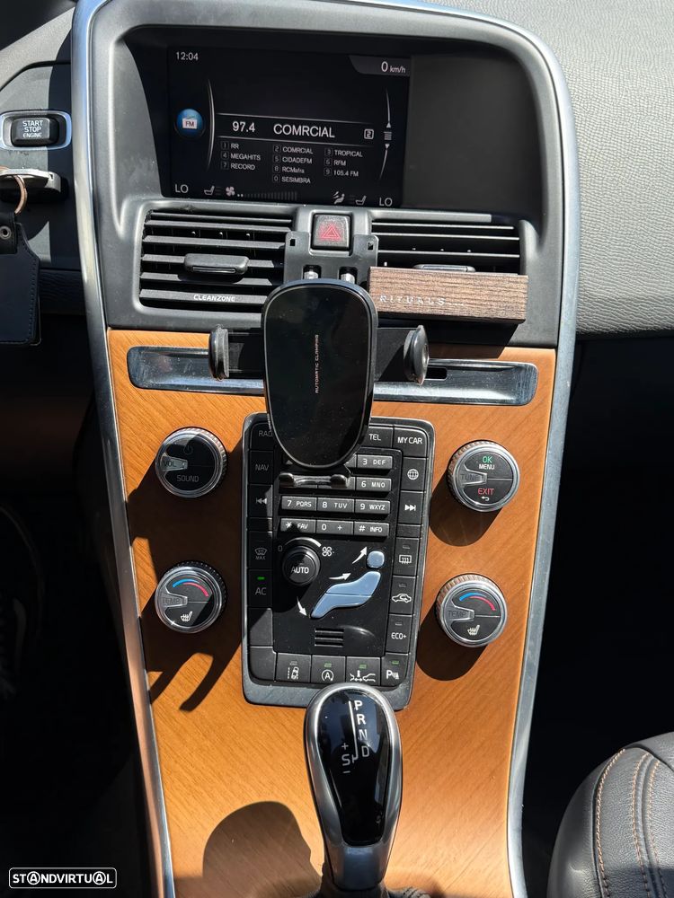 Volvo XC 60 D3 Geartronic Momentum - 14