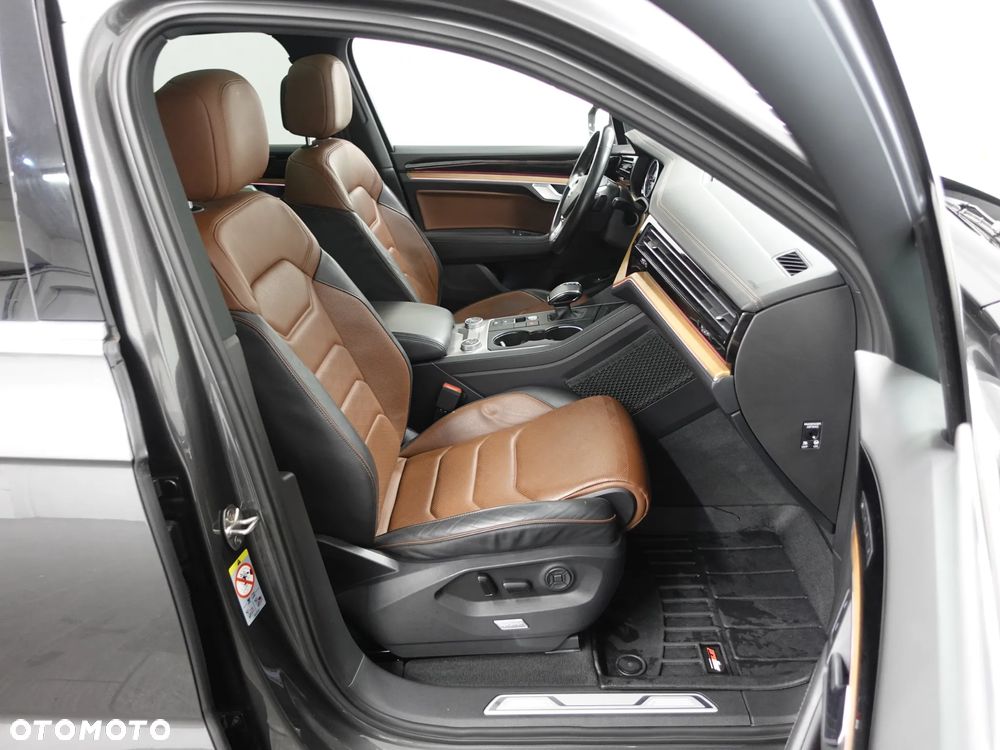 Volkswagen Touareg 4.0 V8 TDI SCR 4Motion Automatik - 26