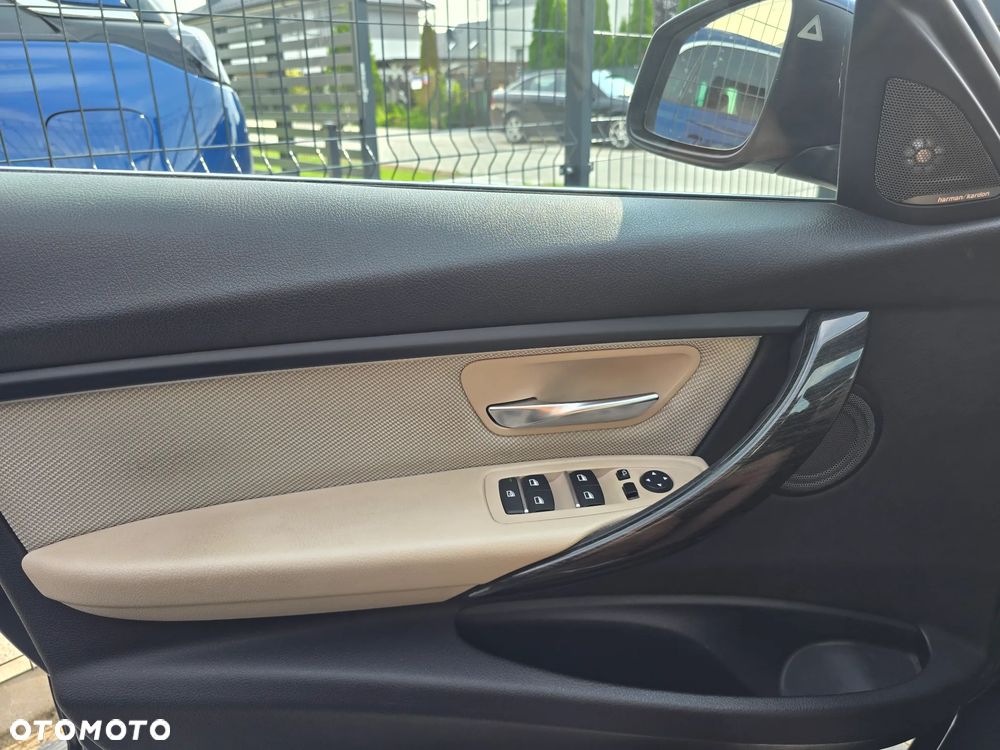 BMW Seria 3 320d xDrive Sport Line - 23