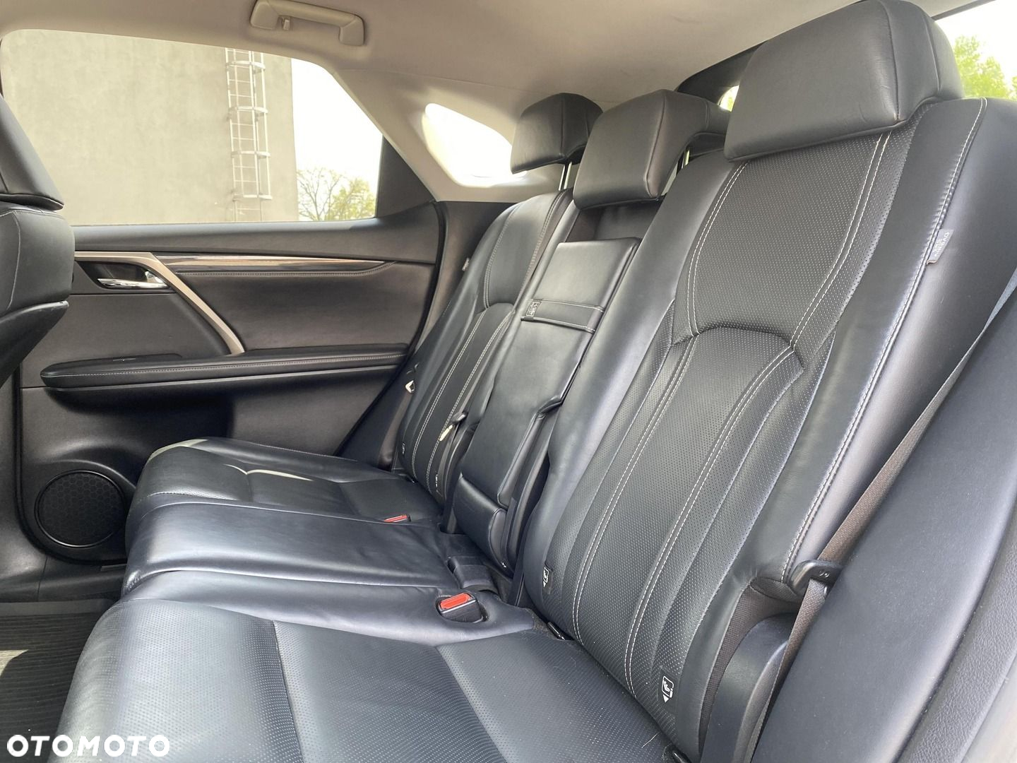 Lexus RX - 12