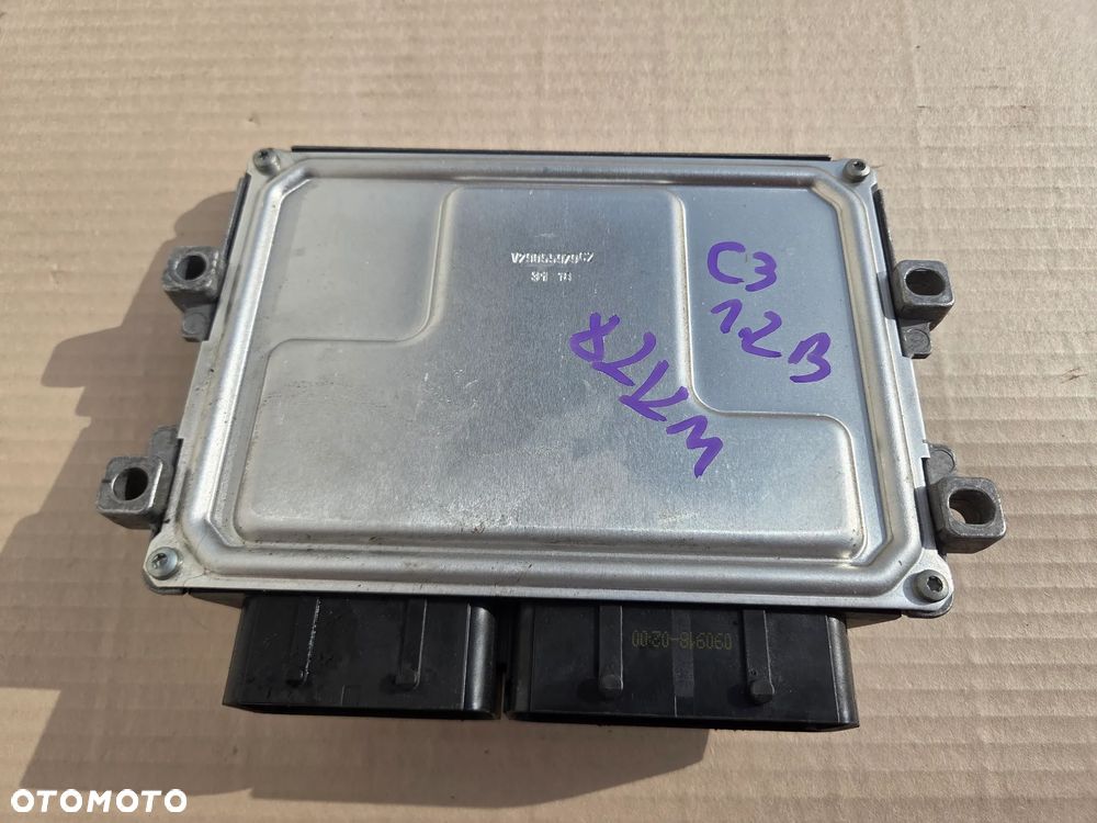 Komputer sterownik silnika Citroen C3 III 1.2 B  9829598880 - 2
