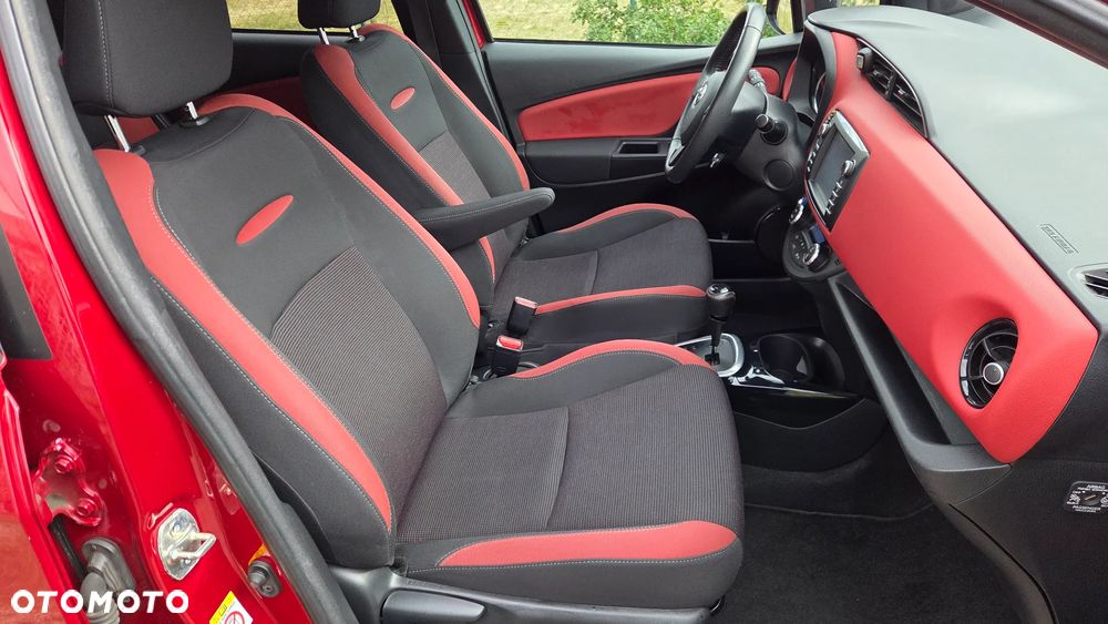 Toyota Yaris Hybrid 100 Selection Platinum - 20