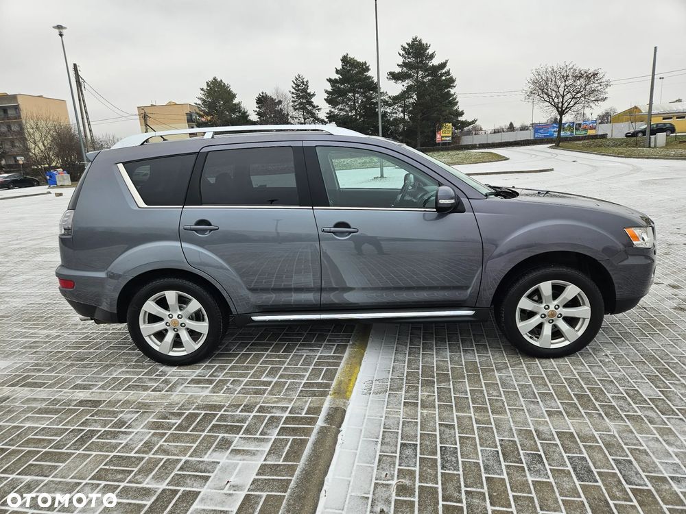 Mitsubishi Outlander - 6
