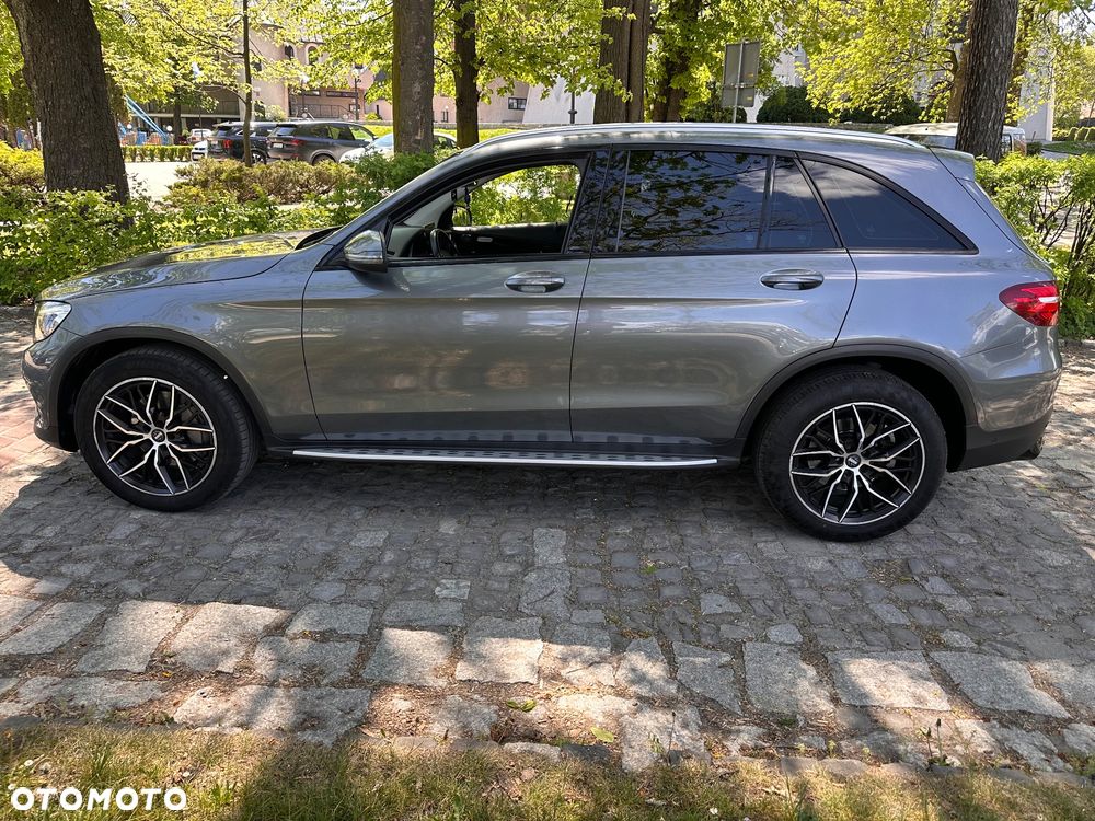 Mercedes-Benz GLC - 36