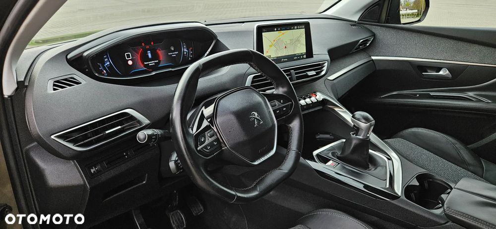 Peugeot 3008 HDi 115 Allure - 11