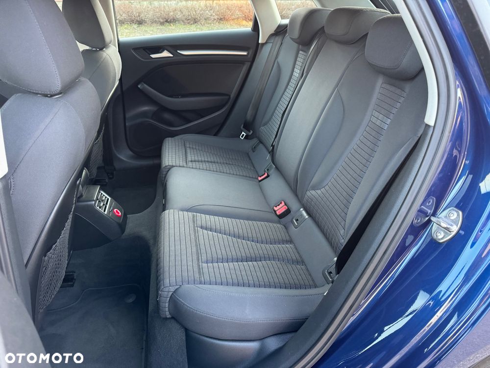 Audi A3 Sportback 1.6 TDI (clean diesel) S line Sportpaket - 6