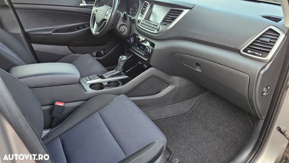 Hyundai Tucson 2.0 CRDI 4WD Automatik Style - 31