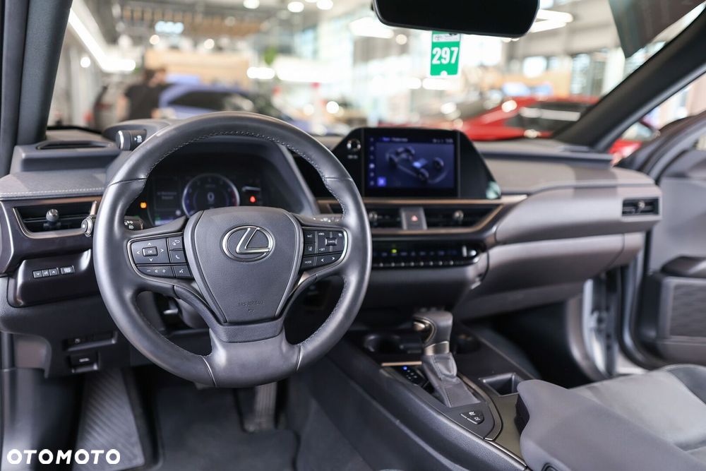 Lexus UX - 27