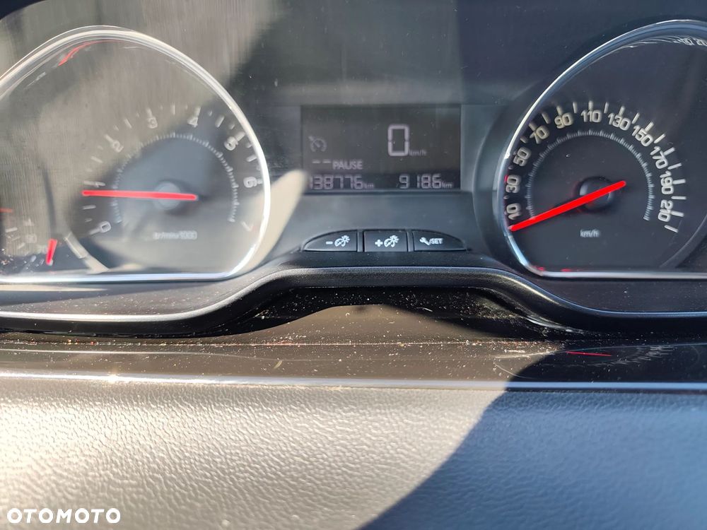 Peugeot 208 68 VTI Active - 14