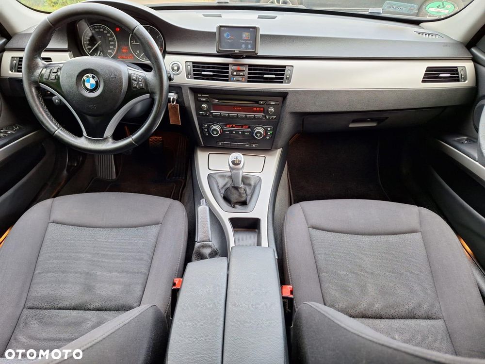 BMW Seria 3 318d - 1