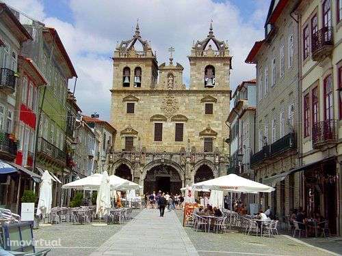 Prédio com projeto aprovado em Braga - Grande imagem: 2/4