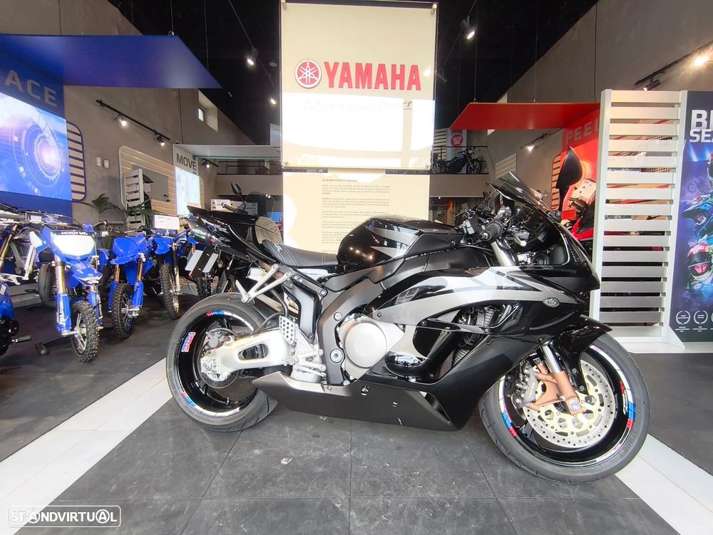 Honda CBR 1000RR - 1