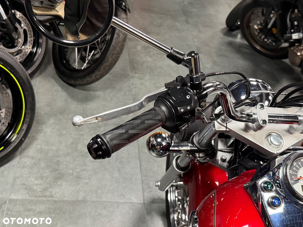 Suzuki Intruder - 23