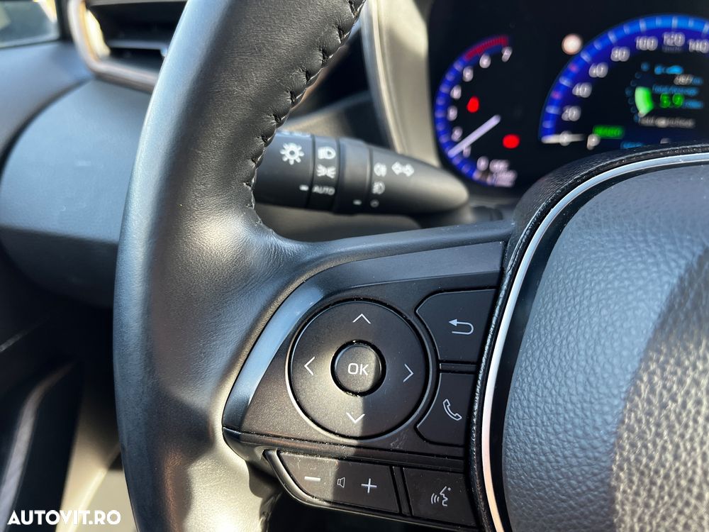 Toyota Corolla 1.8 Hybrid Club - 13