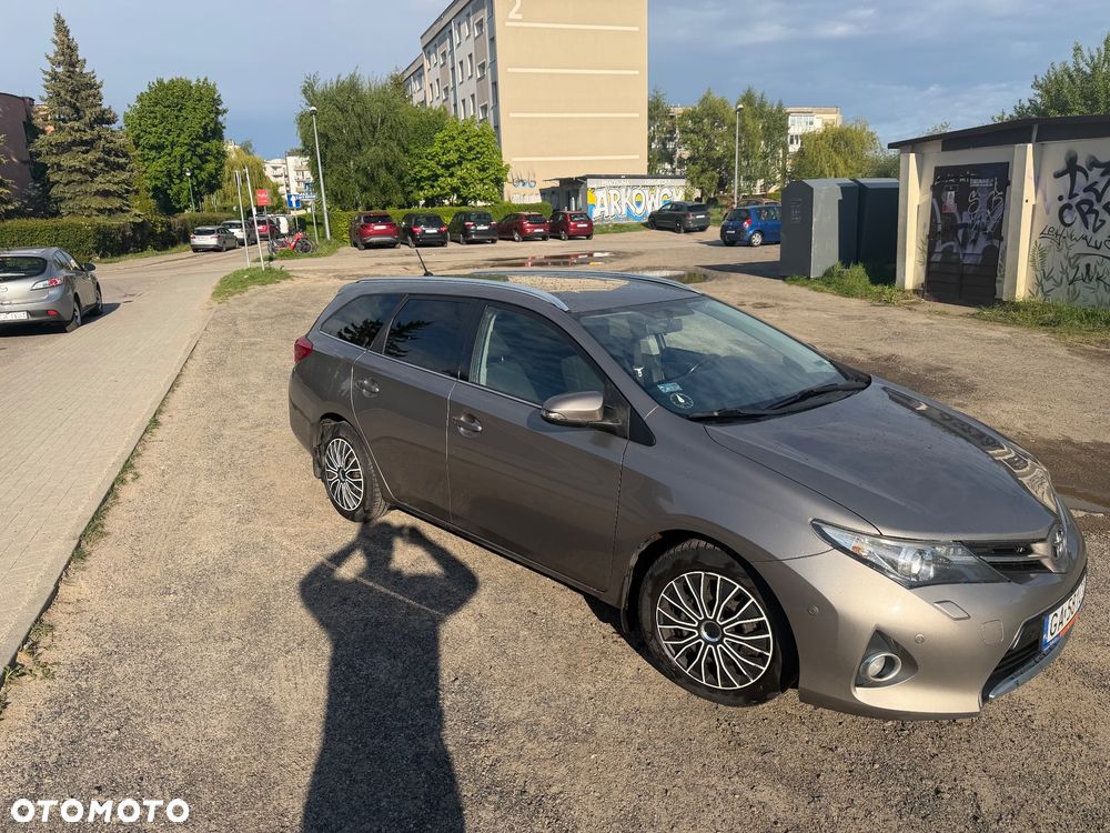 Toyota Auris 1.4 D-4D Premium Comfort - 4