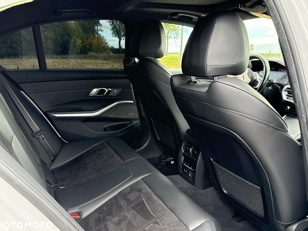 BMW Seria 3 330d M Sport sport - 19