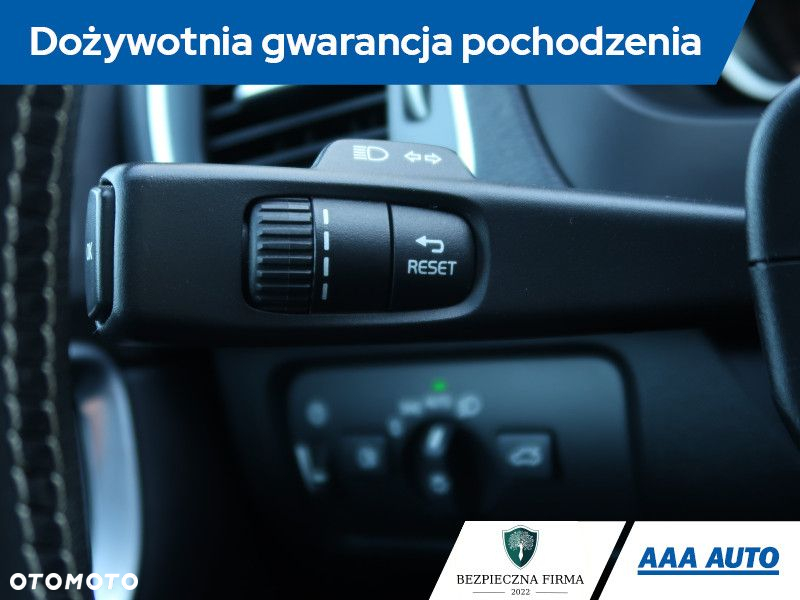 Volvo V40 - 22