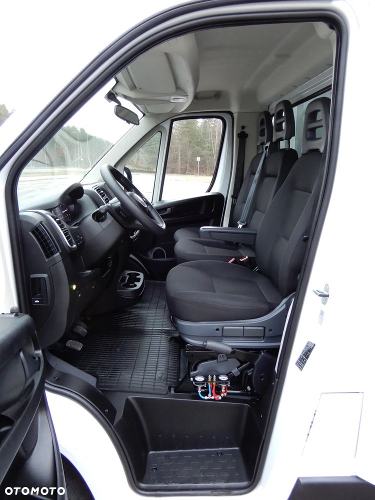 Fiat Ducato Serii 8 MAXI Wzmacniany 2.2 MultiJet3 H3-POWER 160 KM Chłodnia 4226 mm 8 Euro Palet Boczne Drzwi Agregat Zanotti -20*C Android Auto Carplay Stan Auta JAK NOWY POLECAM - 32