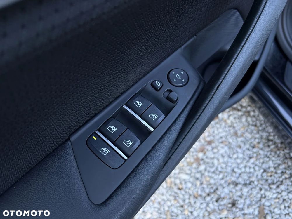 BMW Seria 5 520d - 33