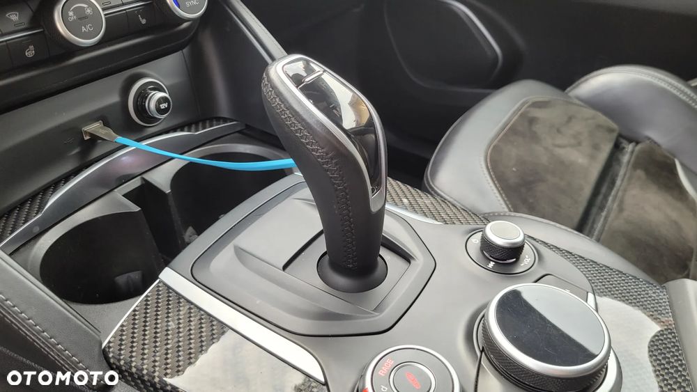 Alfa Romeo Stelvio V6 2.9 Bi-Turbo AT8-Q4 Quadrifoglio - 18