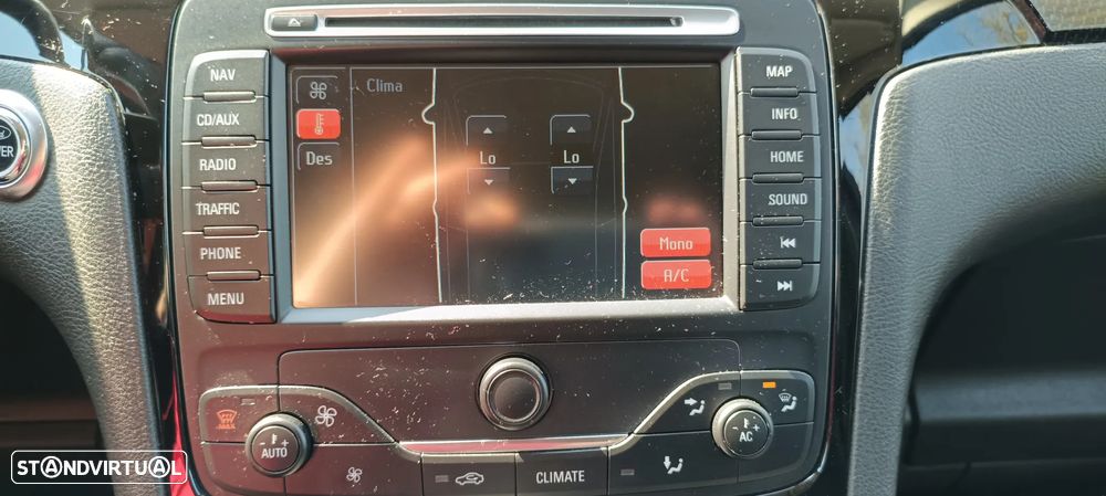 Ford S-Max 2.2 TDCi Titanium 7L - 22