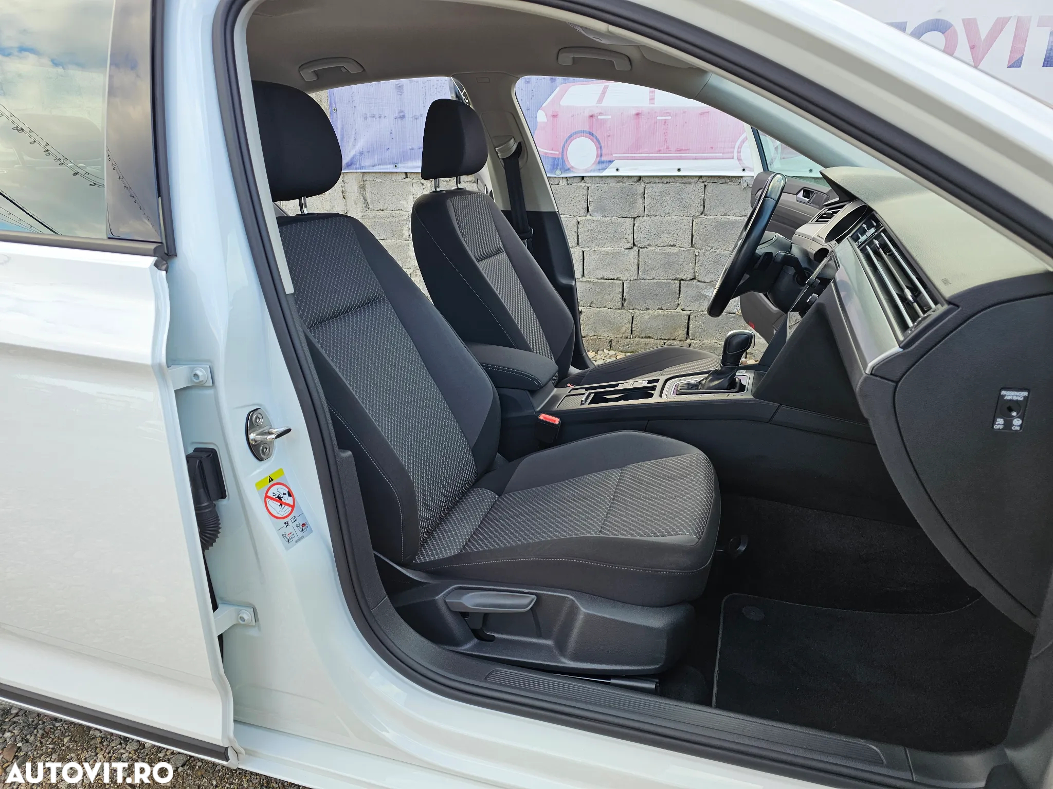 Volkswagen Passat 2.0 TDI SCR DSG - 27