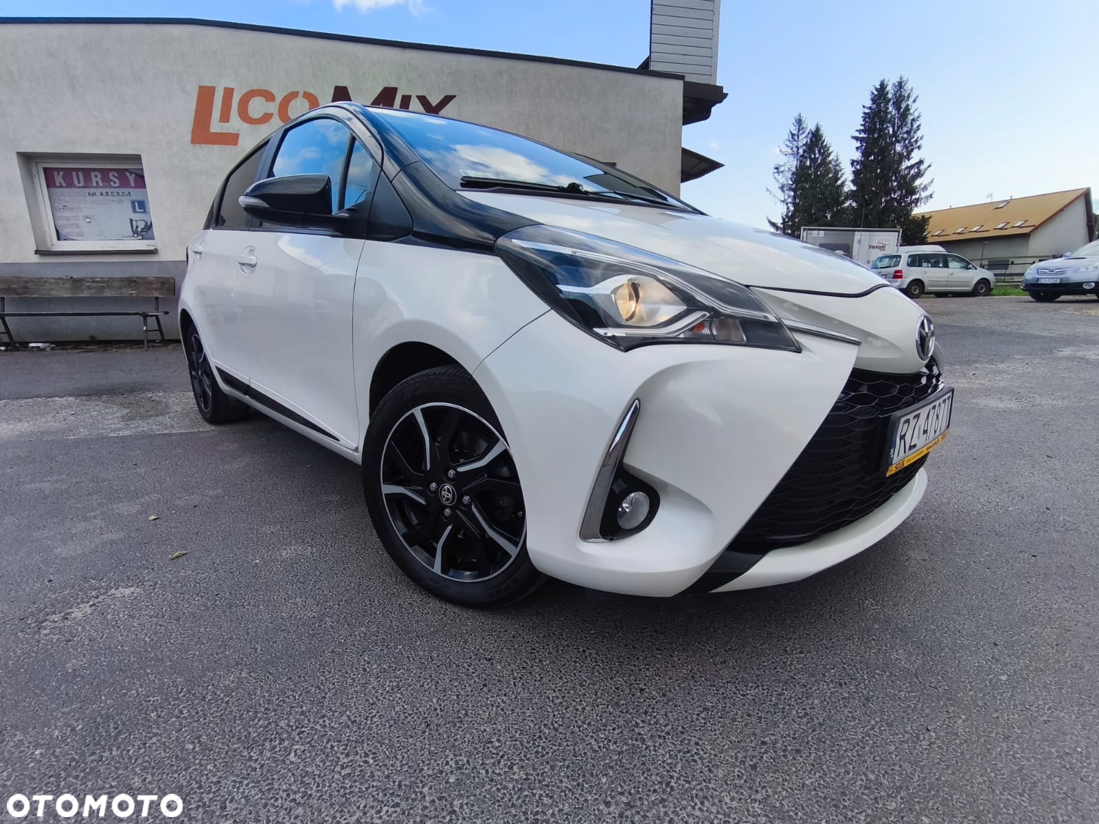Toyota Yaris 1.5 Selection - 4