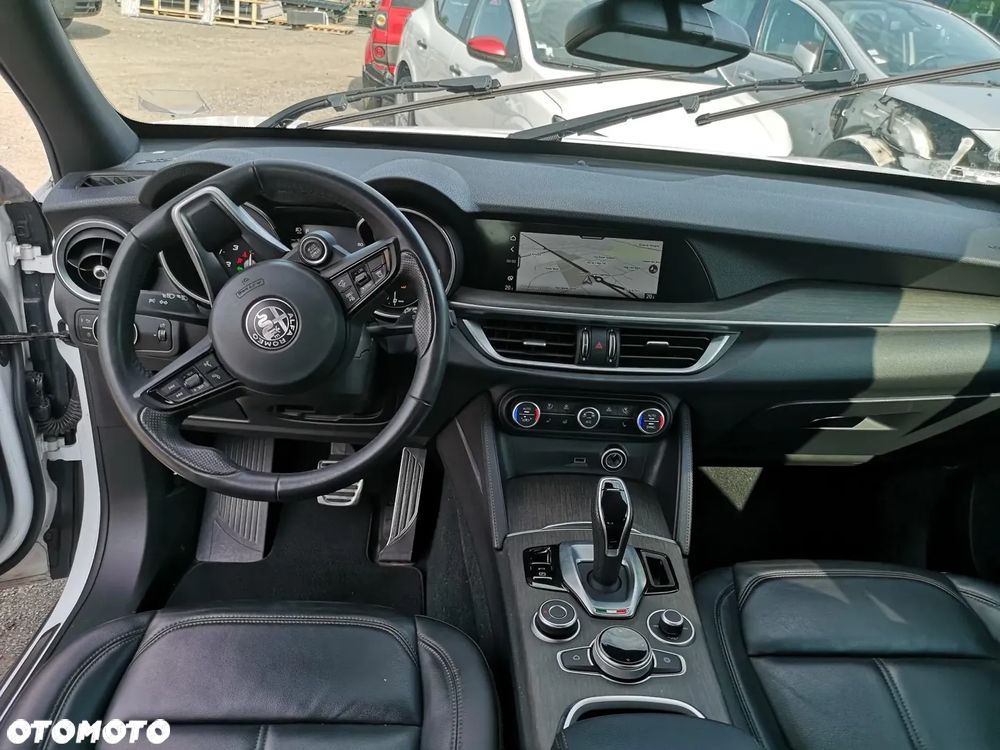 Alfa Romeo Stelvio 2.2 16V AT8 - 26