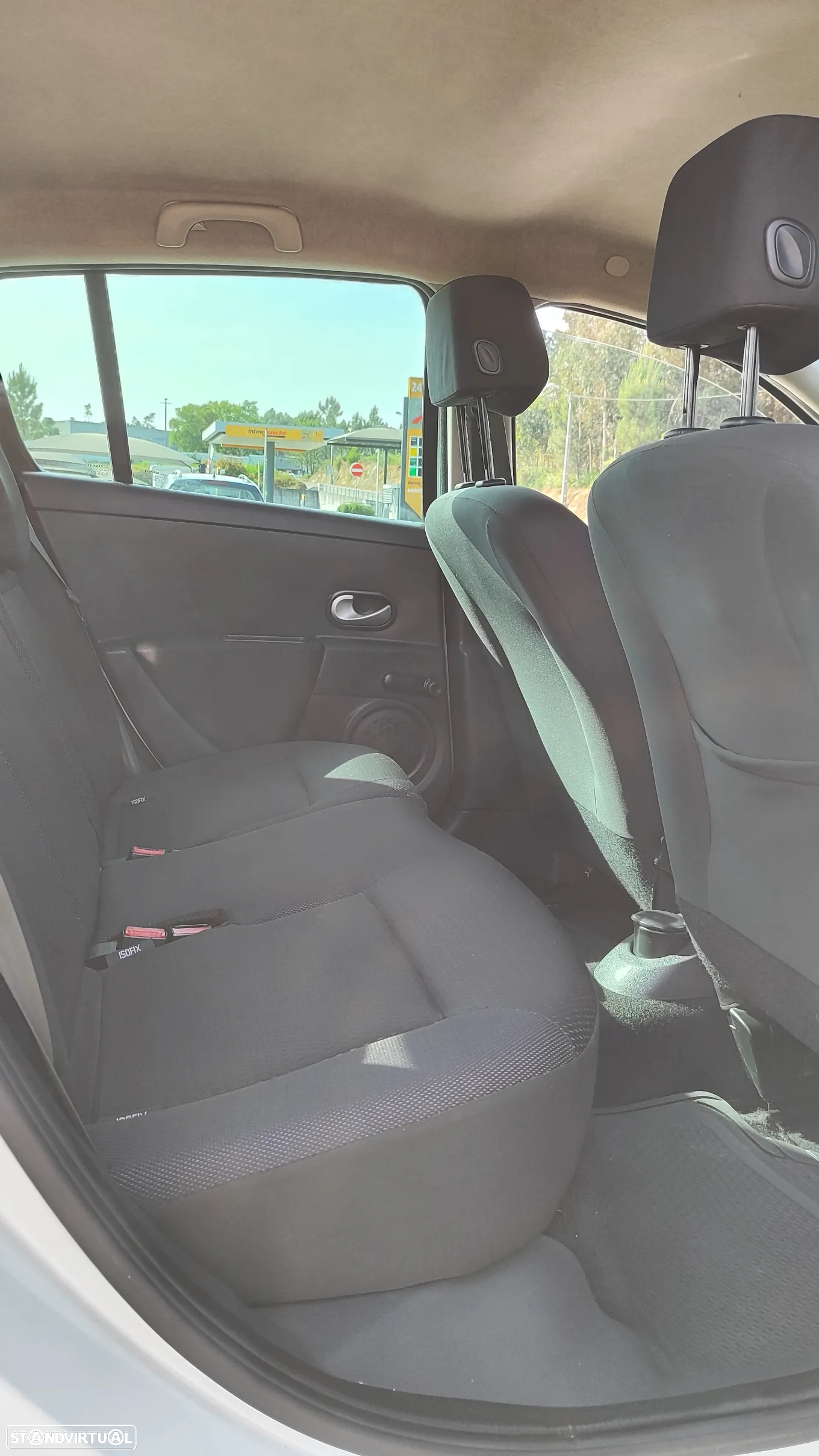 Renault Clio 1.5 dCi Dynamique S - 12