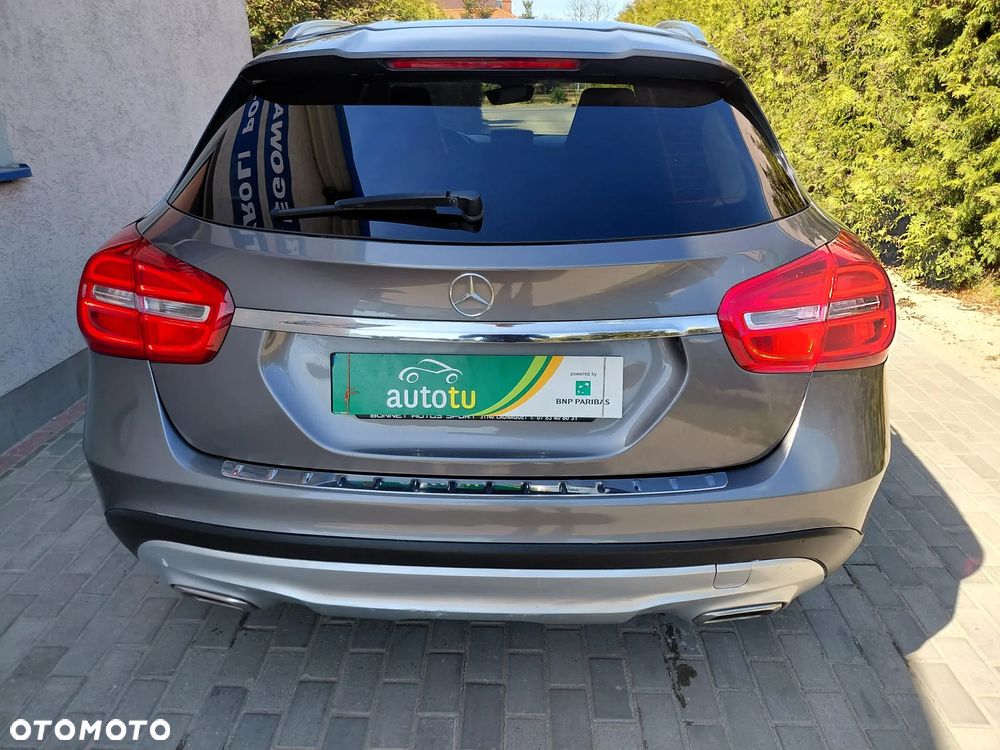 Mercedes-Benz GLA - 8
