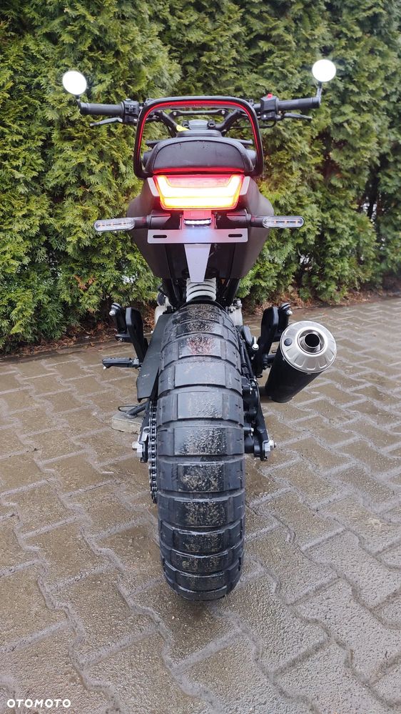 Husqvarna Svartpilen - 13