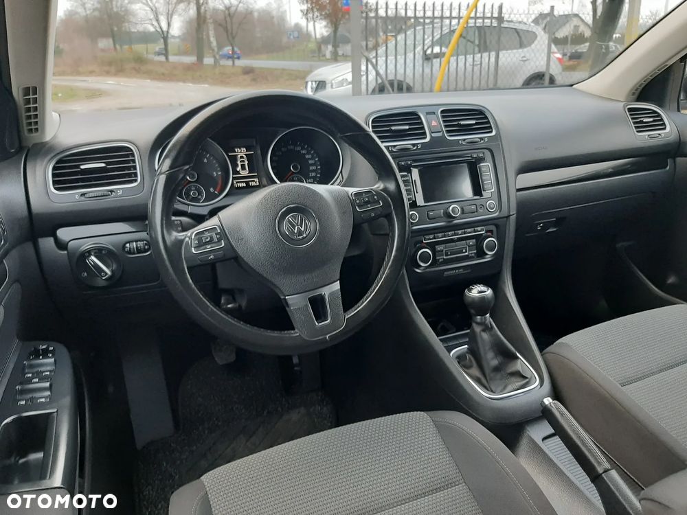Volkswagen Golf 1.6 TDI DPF Highline - 27