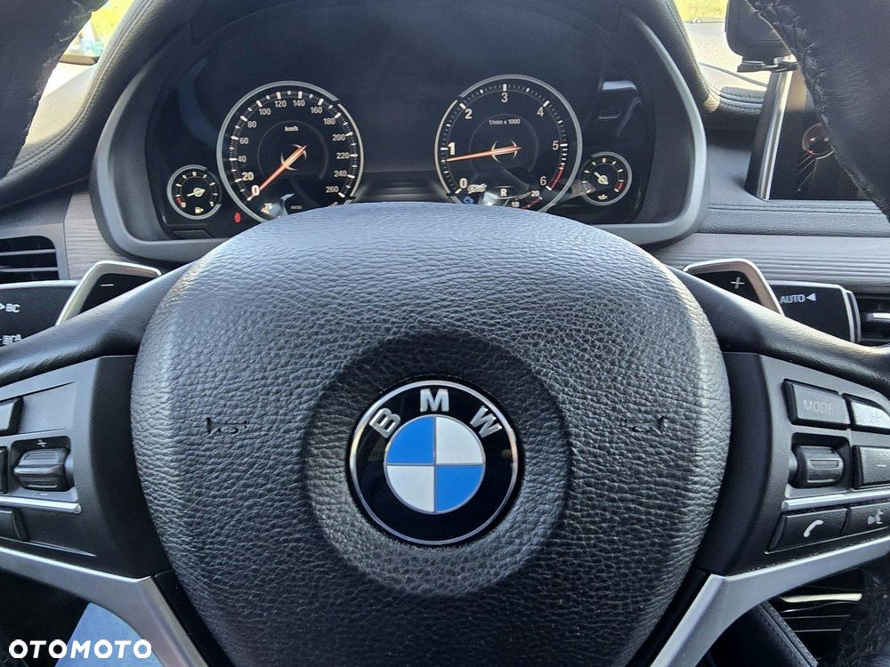 BMW X6 xDrive30d - 16