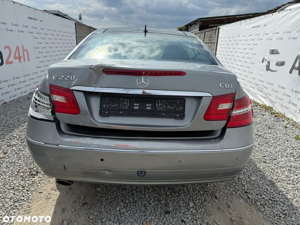 Mercedes-Benz Klasa E 220 CDI DPF BlueEFFICIENCY Avantgarde - 5
