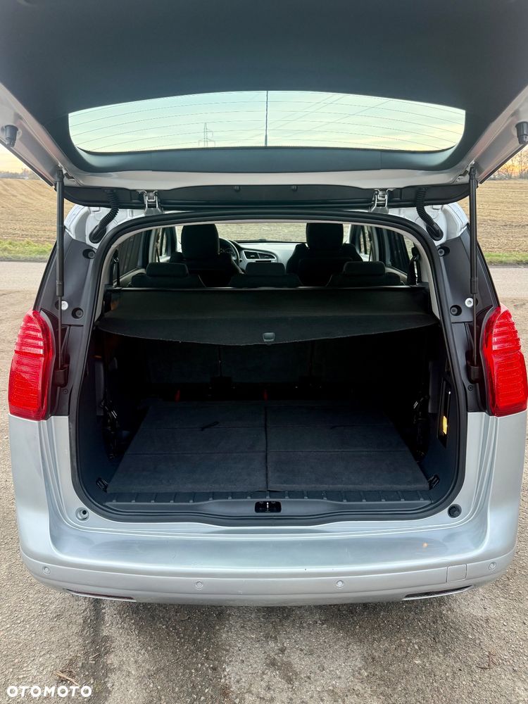 Peugeot 5008 1.6 HDi Family 7os - 24