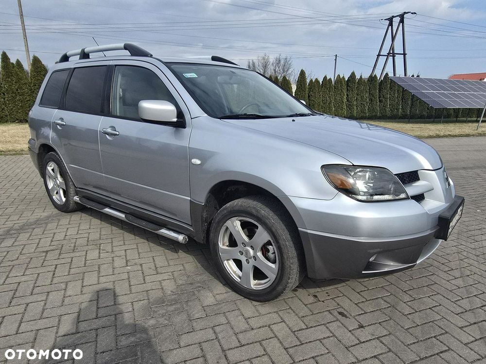 Mitsubishi Outlander - 3