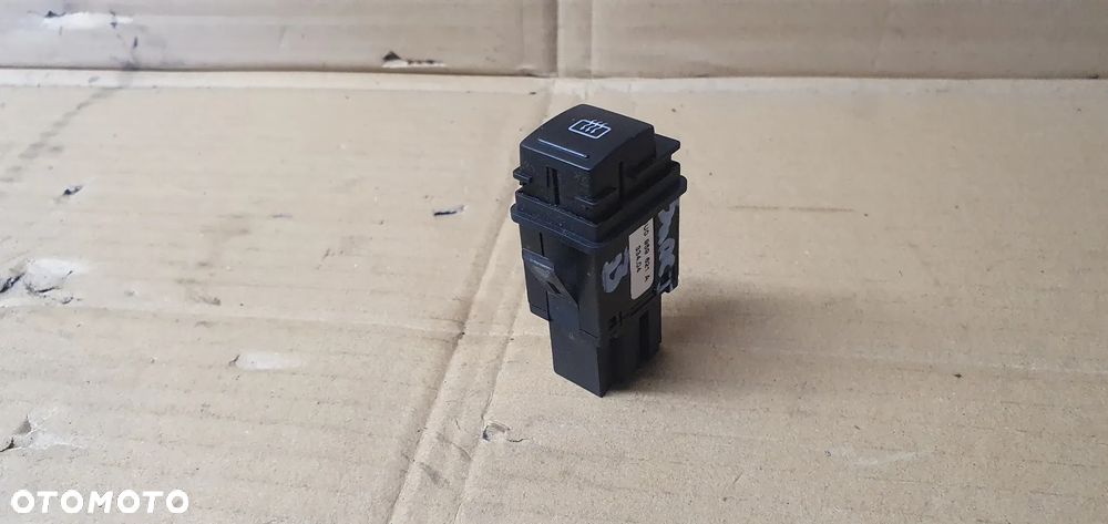 Przełącznik włącznik grzania szyby Skoda Superb 3U0959621A - 3