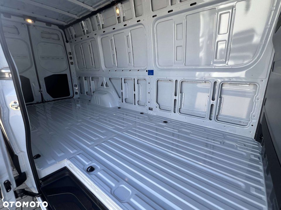 Mercedes-Benz Sprinter - 6