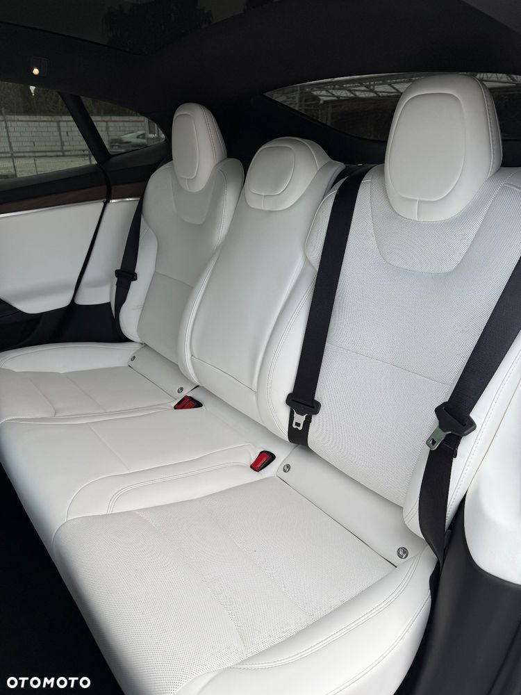 Tesla Model S Long Range - 19