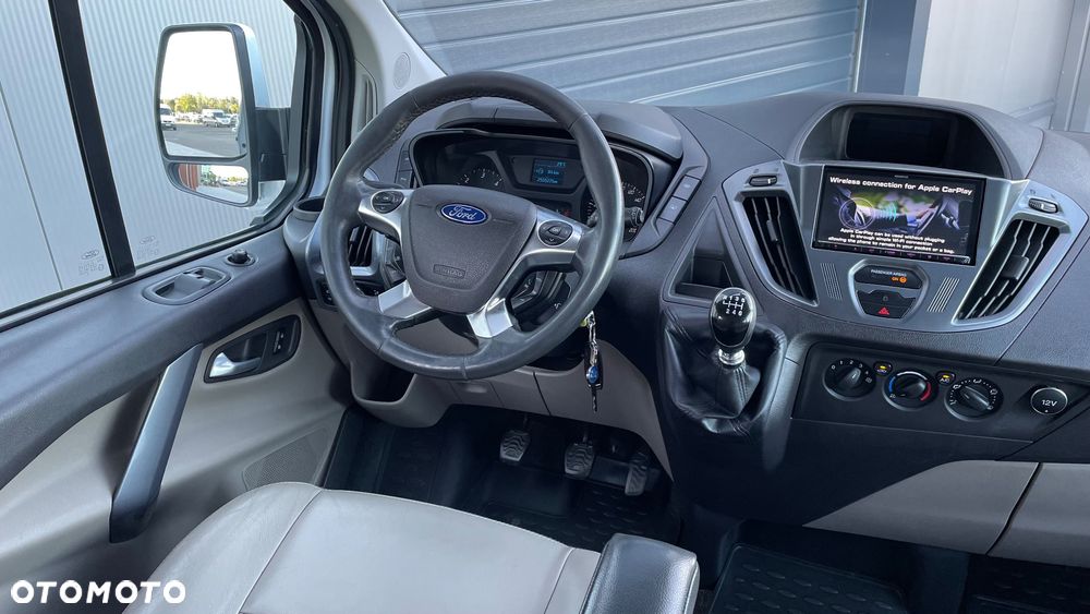 Ford Tourneo Custom - 13