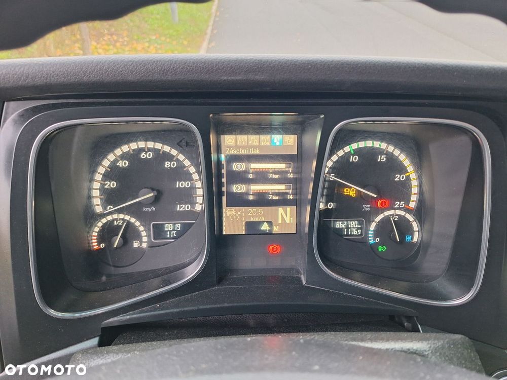 Versalift Actros  1843 - 14