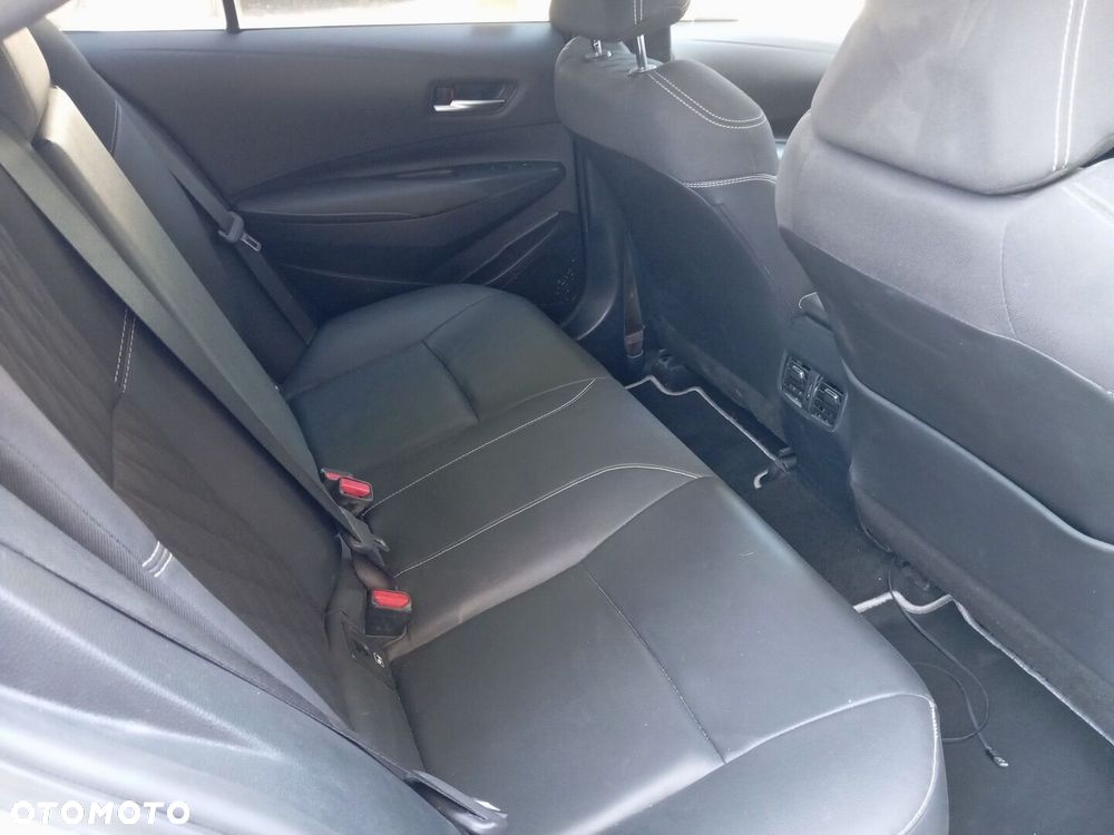 Toyota Corolla 1.8 Hybrid Executive - 13