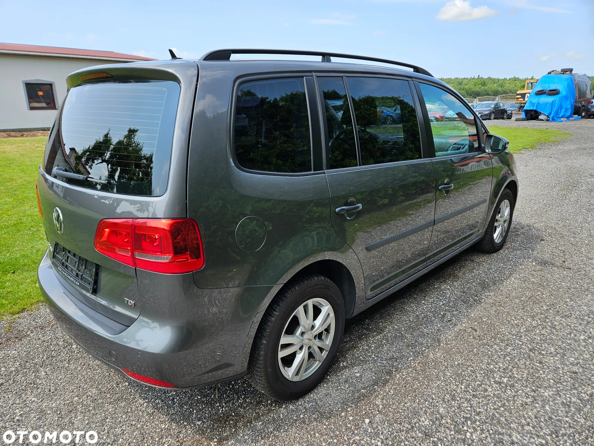 Volkswagen Touran 1.6 TDI DPF BlueMot Comfortline - 4