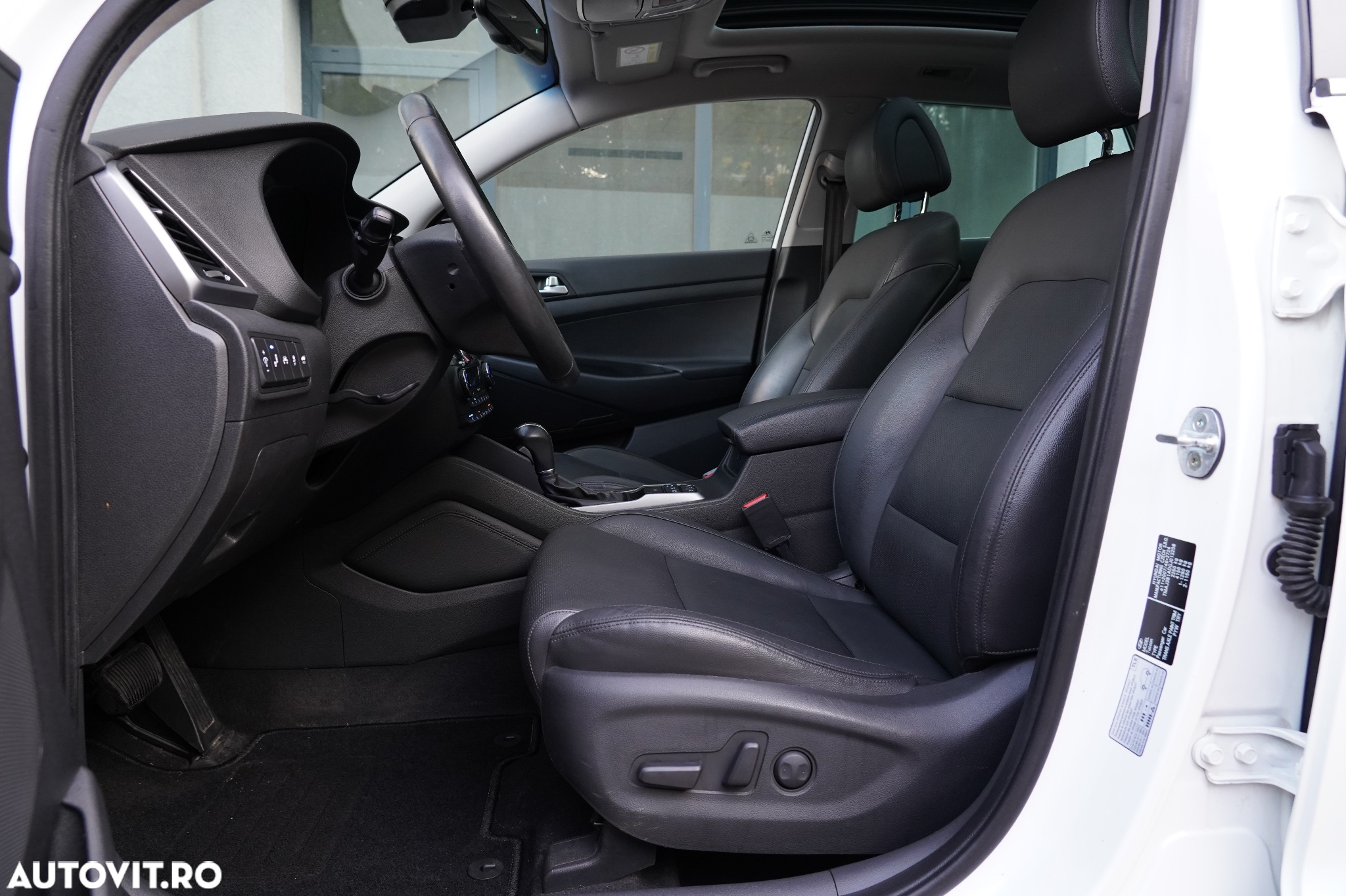 Hyundai Tucson 2.0 CRDI 4WD 6AT Luxury Pack+ - 16
