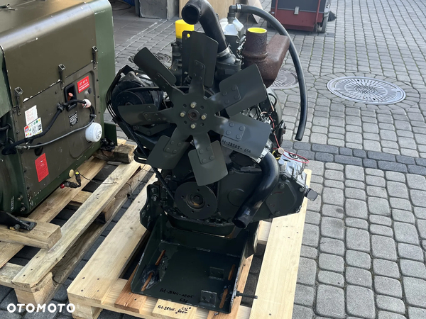 SILNIK JOHN DEERE 4239 DF 001 CENA NETTO 21138 netto