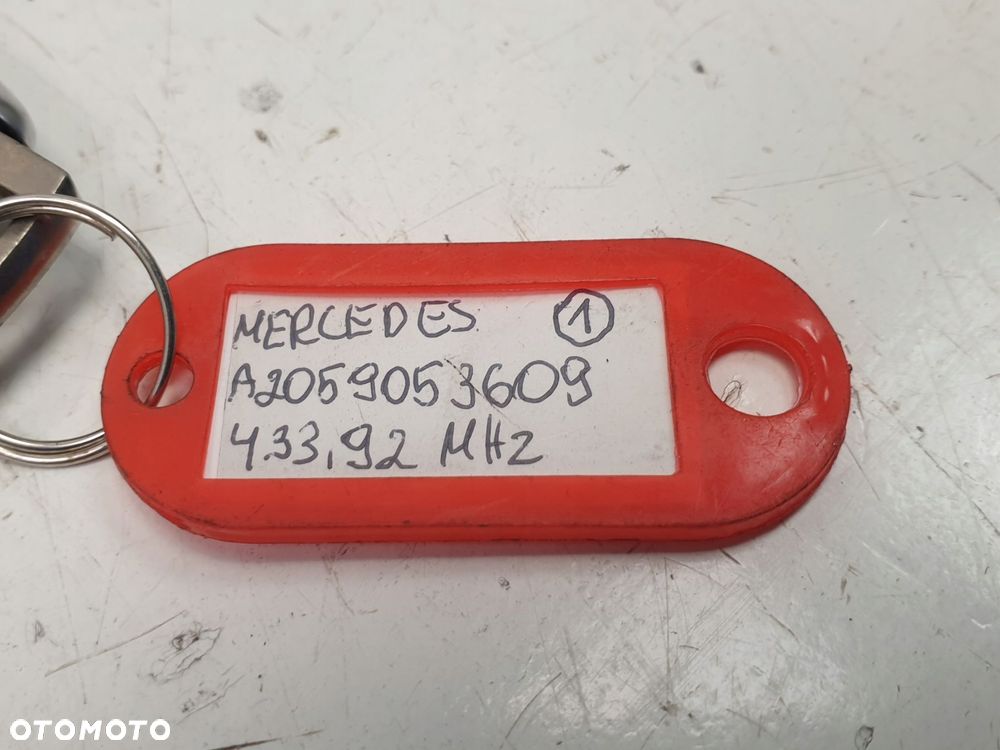 MERCEDES W205 C205 KLUCZYK PILOT ORYGINAŁ - 2